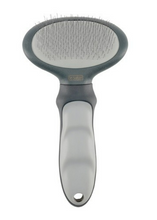 Load image into Gallery viewer, Le Salon Essentials Cat Slicker Brush Small #50401